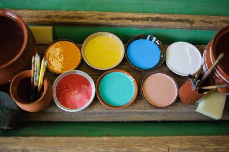 Underglazes.